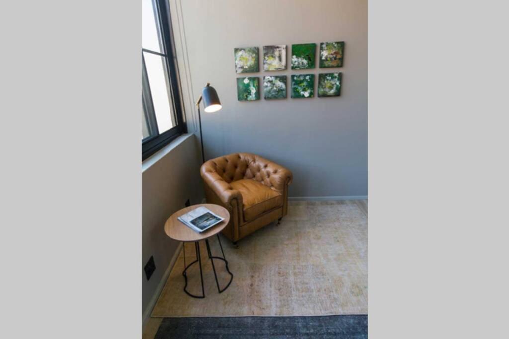 Oasis In The East At The Harri Apartment *