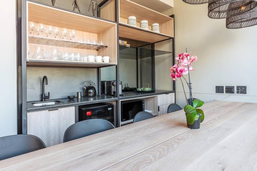 Oasis In The East At The Harri Cape Town