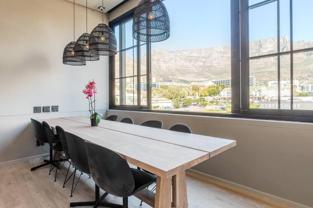 Oasis In The East At The Harri Cape Town